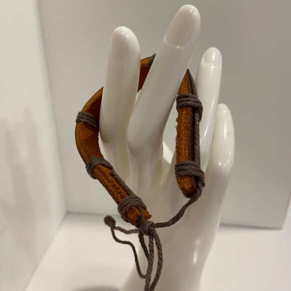 Brown Leather Christian Crucifix Bracelet With Adjustable Cord & Cross Char - Picture 4 of 8